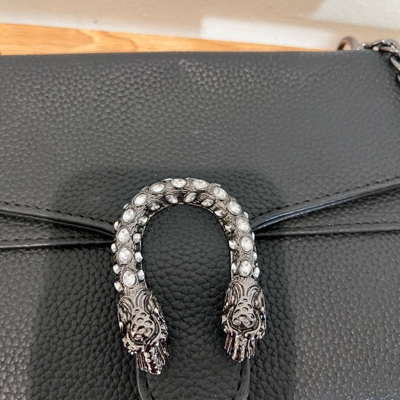 New shoulder bag. - Picture 2 of 5